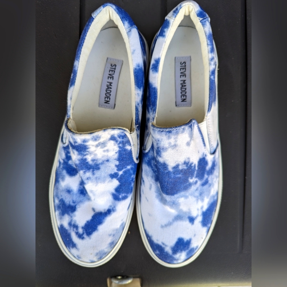 Steve Madden Slip-On Sneakers